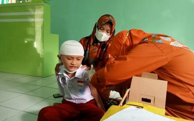 Peningkatan Imunitas Siswa dan Penyuluhan Kesehatan Reproduksi Remaja di SDIT Al Hasanah 1