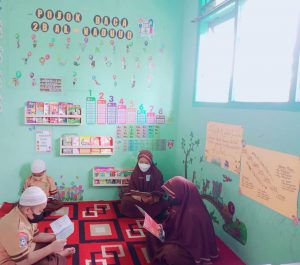 lomba-pojok-baca-kelas-sdit-alhasanah-1-3