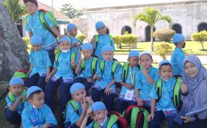 kelas-1-sdit-alhasanah-1-rihlah-edukasi-ke-benteng-marlborough-10