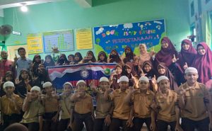 literasi-media-dan-digital-sebagai-langkah-gerakan-literasi-sekolah-di-sdit-alhasanah-1-3