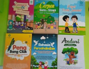 bangun-budaya-literasi-sdit-alhasanah-1-kembali-luncurkan-antologi-cerpen-karya-ssiwa-4