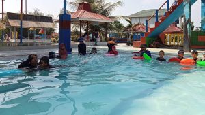 ekstrakurikuler-renang-sdit-al-hasanah-2-melatih-kebugaran-dan-keberanian-siswa-4